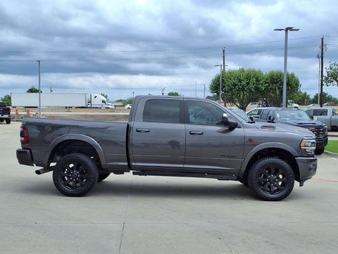 Used 2022 RAM 2500 Laramie AWD/4WD image 2