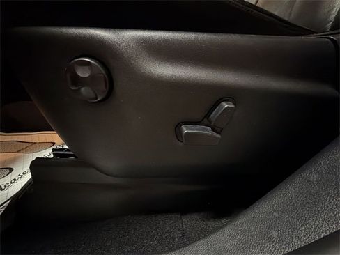 Used 2019 Jeep Grand Cherokee Limited image 12