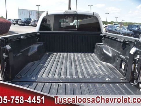 Used 2021 Toyota Tacoma TRD Off-Road w/ Technology Package AWD/4WD image 9