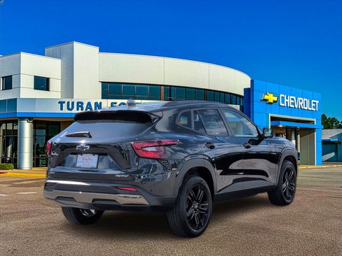 Used 2025 Chevrolet Trax ACTIV image 6