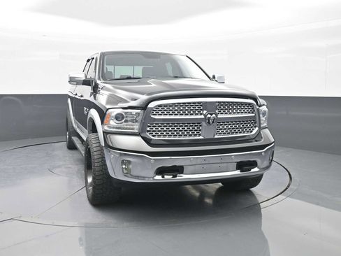 Used 2017 RAM 1500 Laramie w/ Convenience Group AWD/4WD image 2