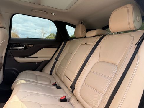 Used 2018 Jaguar F-PACE Prestige image 29