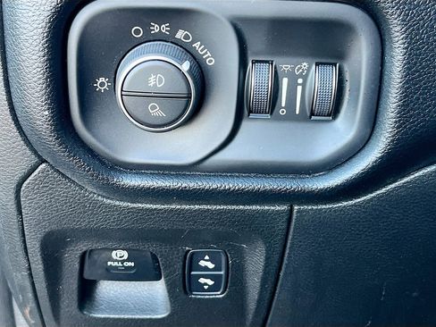 Used 2022 RAM 1500 Laramie w/ Sport Appearance Package image 10