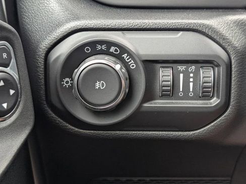 Used 2022 Jeep Wrangler Sport S image 23