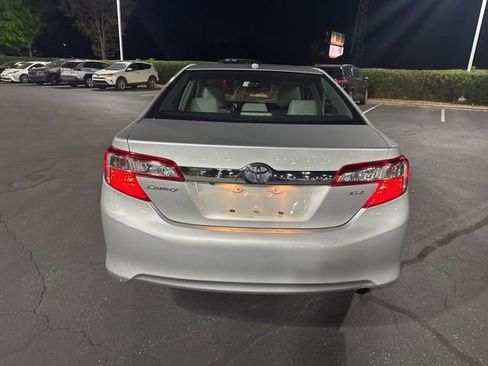 Used 2012 Toyota Camry XLE w/ Leather Pkg image 5