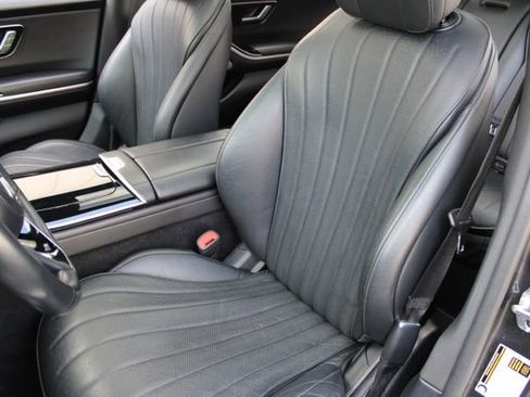 Used 2022 Mercedes-Benz S 500 4MATIC w/ AMG Line Package image 9
