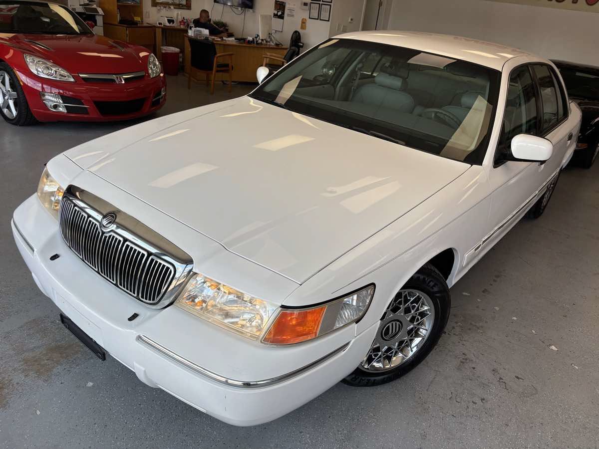Used 2002 Mercury Grand Marquis GS RWD image 9