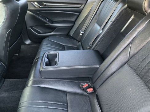 Used 2019 Honda Accord Touring image 9