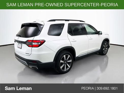 Used 2025 Honda Pilot Touring image 7