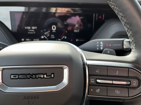 Used 2025 GMC Yukon Denali image 27