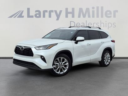 Used 2023 Toyota Highlander Limited