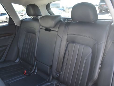 Used 2019 Audi Q5 2.0T Premium w/ Convenience Package AWD/4WD image 10