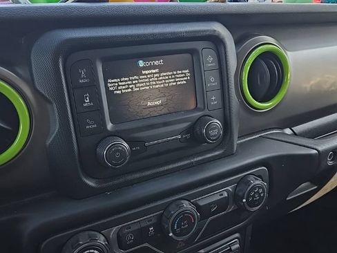 Used 2019 Jeep Wrangler Unlimited Sport S AWD/4WD image 35