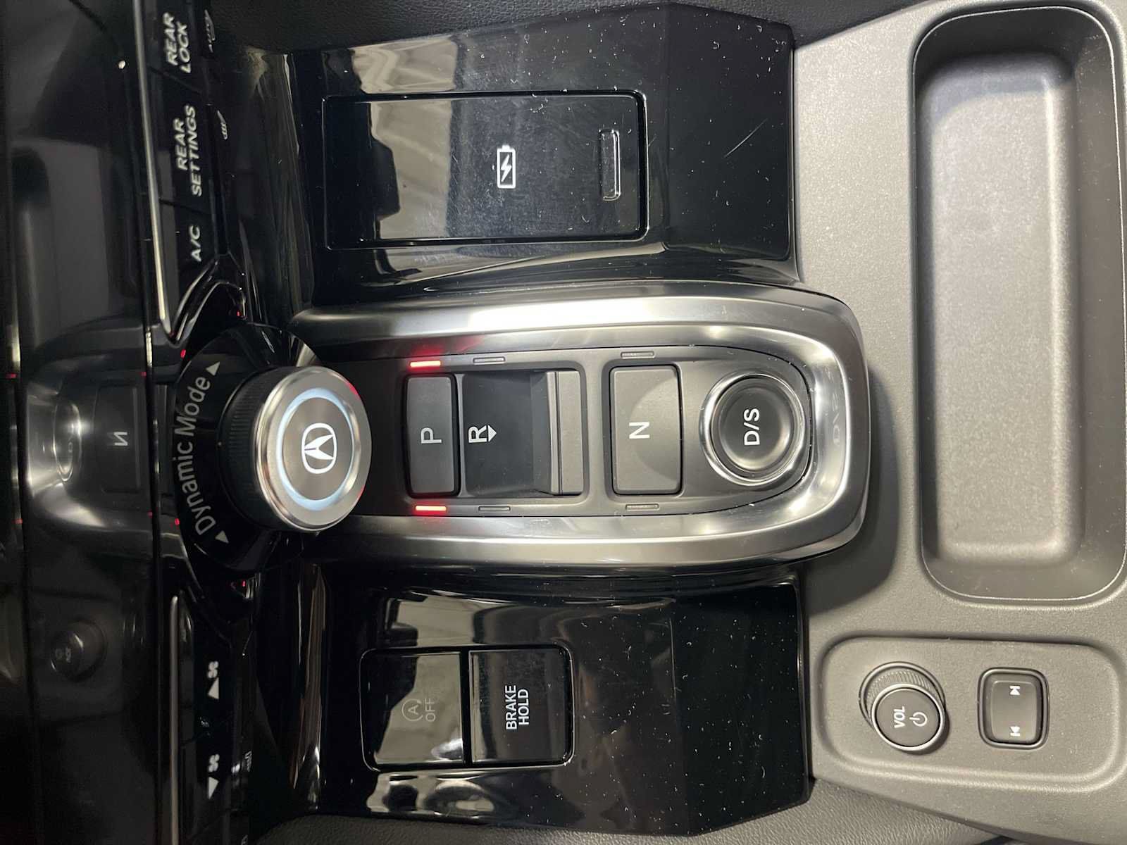 Used 2025 Acura MDX SH-AWD image 17