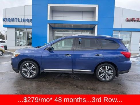 Used 2017 Nissan Pathfinder Platinum image 4