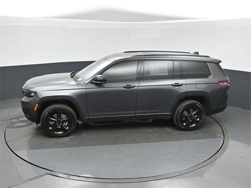 New 2025 Jeep Grand Cherokee L Altitude image 39