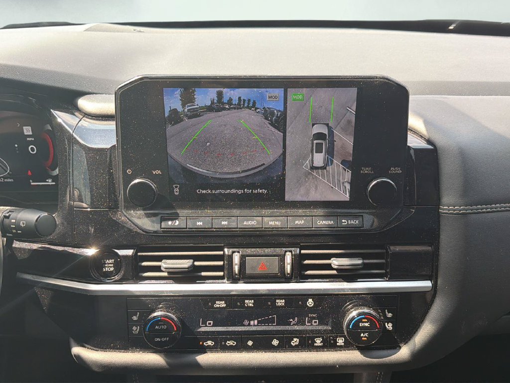 Used 2025 Nissan Pathfinder Platinum AWD/4WD image 21
