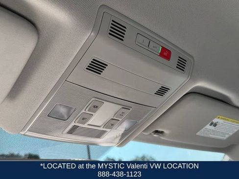 Certified 2021 Volkswagen Jetta FWD image 32