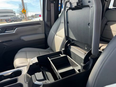 Used 2022 GMC Sierra 1500 SLT w/ SLT Convenience Package image 21