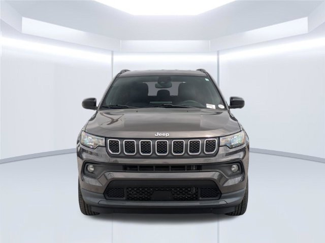 Used 2023 Jeep Compass Latitude AWD/4WD image 10