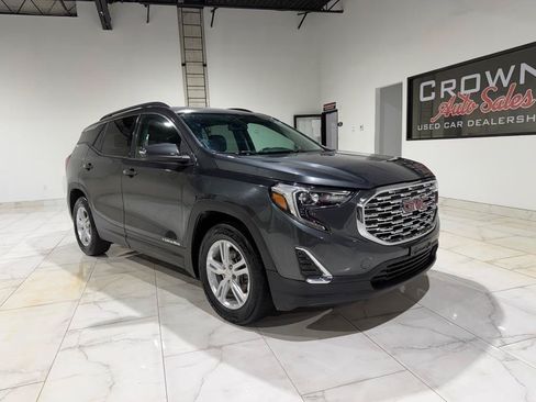 Used 2019 GMC Terrain SLE w/ Driver Convenience Package FWD image 4
