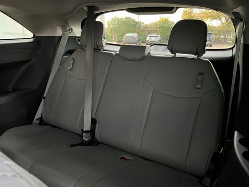 Used 2025 Toyota Sienna XLE image 13