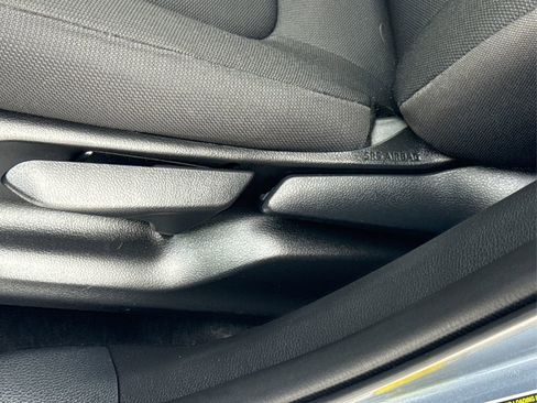 Used 2023 Toyota Corolla Cross LE w/ Moonroof Package image 35