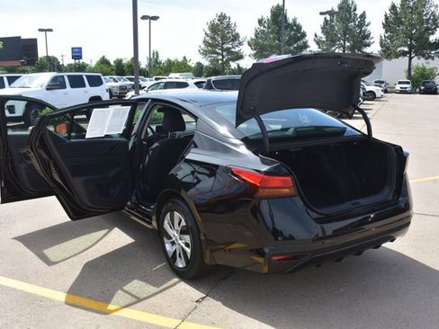 Used 2025 Nissan Altima 2.5 S FWD image 14