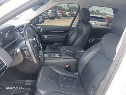 Used 2020 Land Rover Discovery SE AWD/4WD image 9