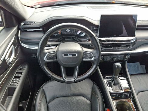 Used 2022 Jeep Compass Limited image 11