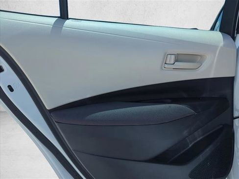 Used 2025 Toyota Corolla LE image 21
