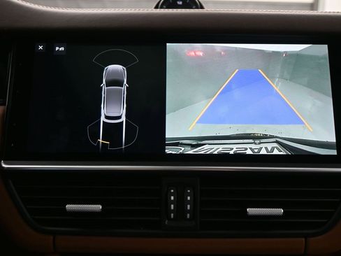 Used 2019 Porsche Cayenne S image 15