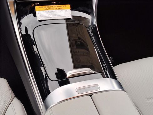 New 2026 Mercedes-Benz GLC 300 image 9