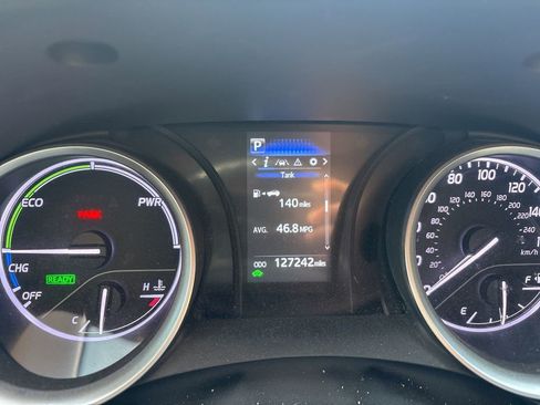 Used 2021 Toyota Camry LE image 12