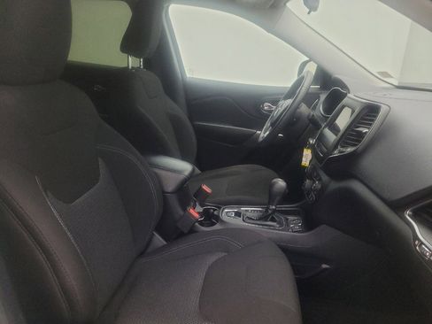 Used 2019 Jeep Cherokee Latitude w/ Popular Appearance Group image 21