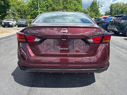 Certified 2024 Nissan Altima 2.5 SV FWD image 8
