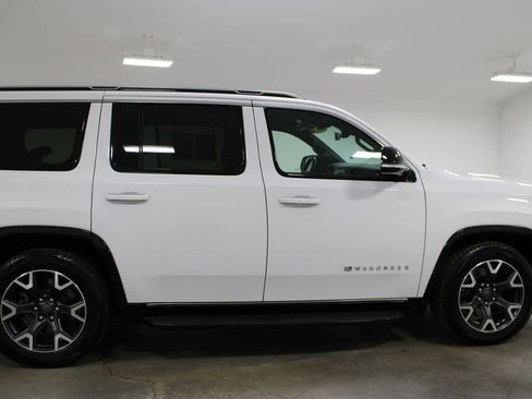 Used 2024 Jeep Wagoneer Series III image 11