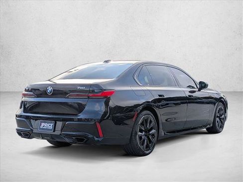 Used 2023 BMW 760i xDrive w/ Executive Package AWD/4WD image 4