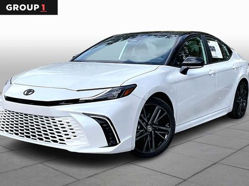 Used 2025 Toyota Camry XSE image 1