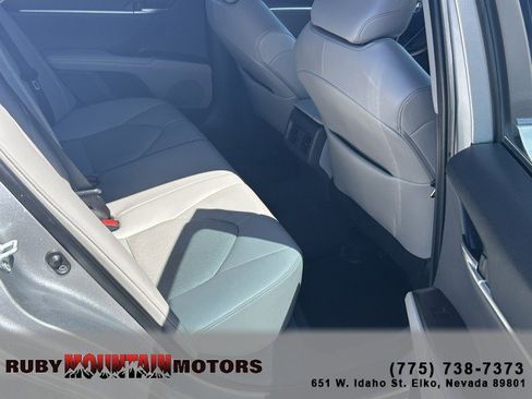 Used 2022 Toyota Camry XLE w/ Navigation Upgrade Package image 23