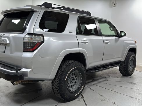 Used 2016 Toyota 4Runner SR5 image 5