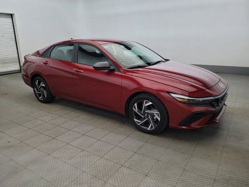 Used 2025 Hyundai Elantra Sport image 11