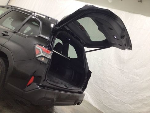 Used 2025 Subaru Forester Premium AWD/4WD image 20