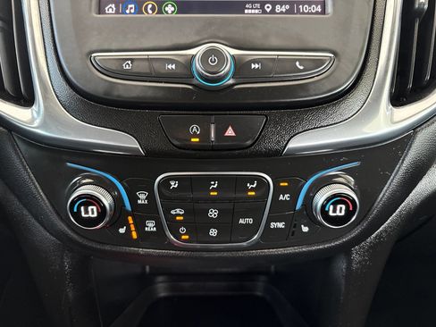 Used 2022 Chevrolet Equinox LT FWD image 22