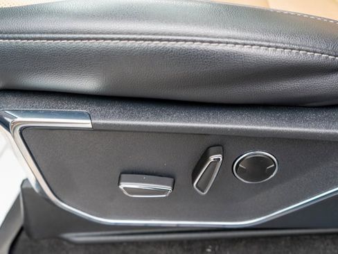 Used 2022 Ford F150 Lariat w/ Equipment Group 502A High image 23