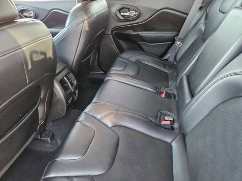 Used 2020 Jeep Cherokee Latitude Plus image 27