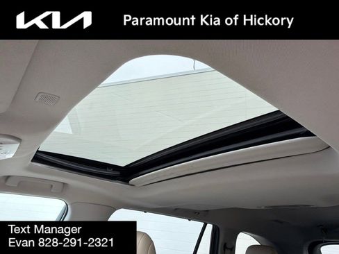 Used 2020 Toyota Highlander XLE FWD image 31