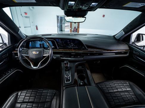 Used 2024 Cadillac Escalade ESV Sport Platinum w/ Heavy-Duty Trailer Package image 59