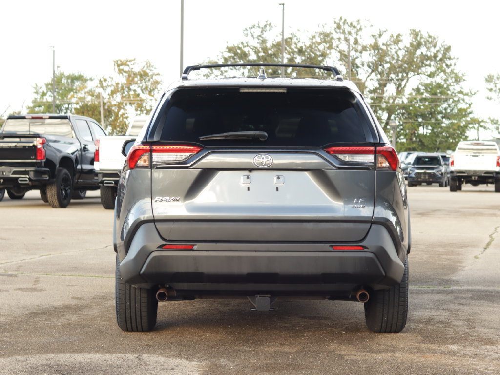 Used 2021 Toyota RAV4 LE AWD/4WD image 6