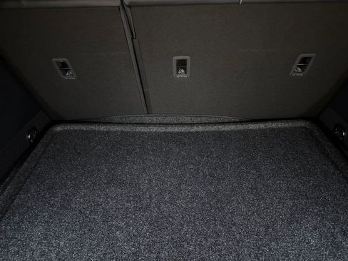 New 2026 Volkswagen Tiguan SE R-Line image 14